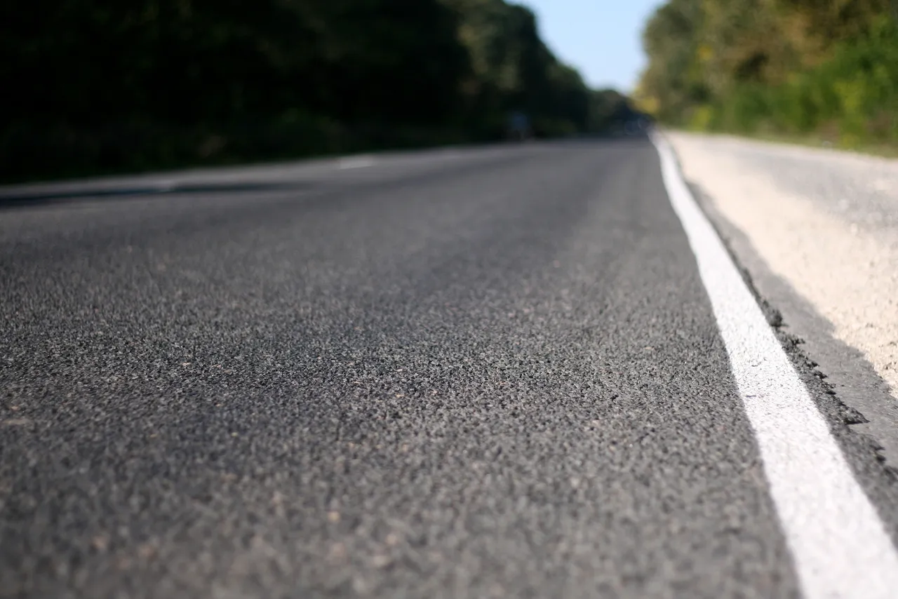 Understanding Asphalt Needs: How To Calculate 1500 Square Feet.